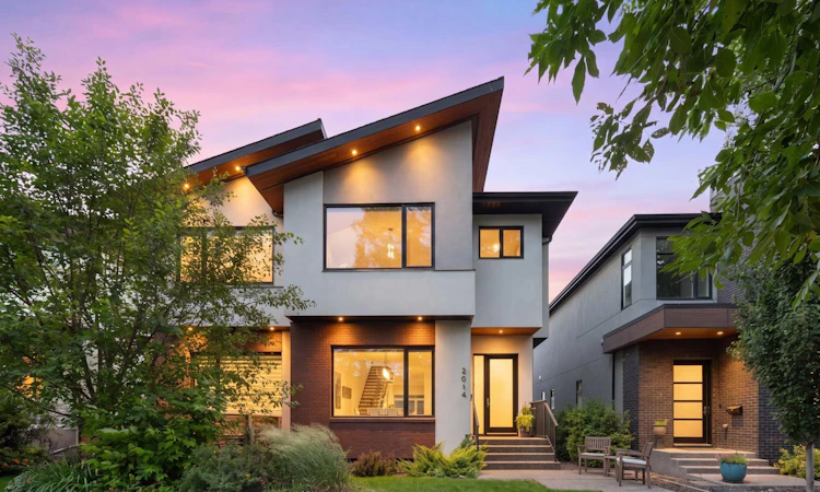 2014 48 Avenue SW
