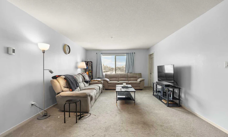2210-181 Skyview Ranch Manor NE
