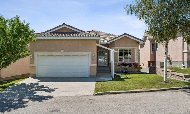 42 Scimitar Circle NW