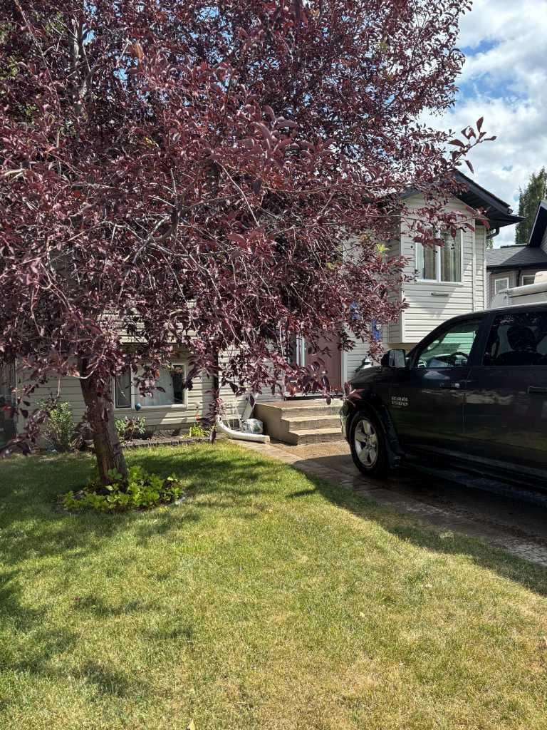 555 Blackfoot Manor W, Lethbridge, AB, T1K 7W4