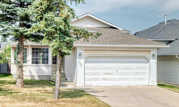 396 Hawkstone Drive NW