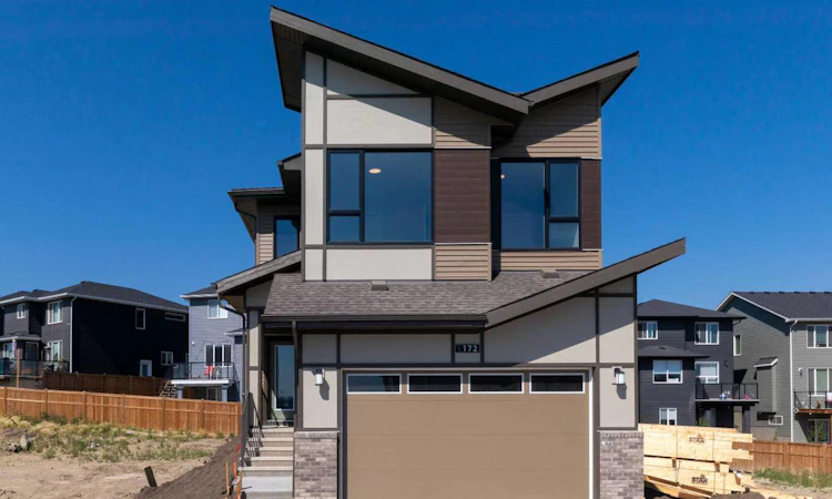 172 Starling Place NW