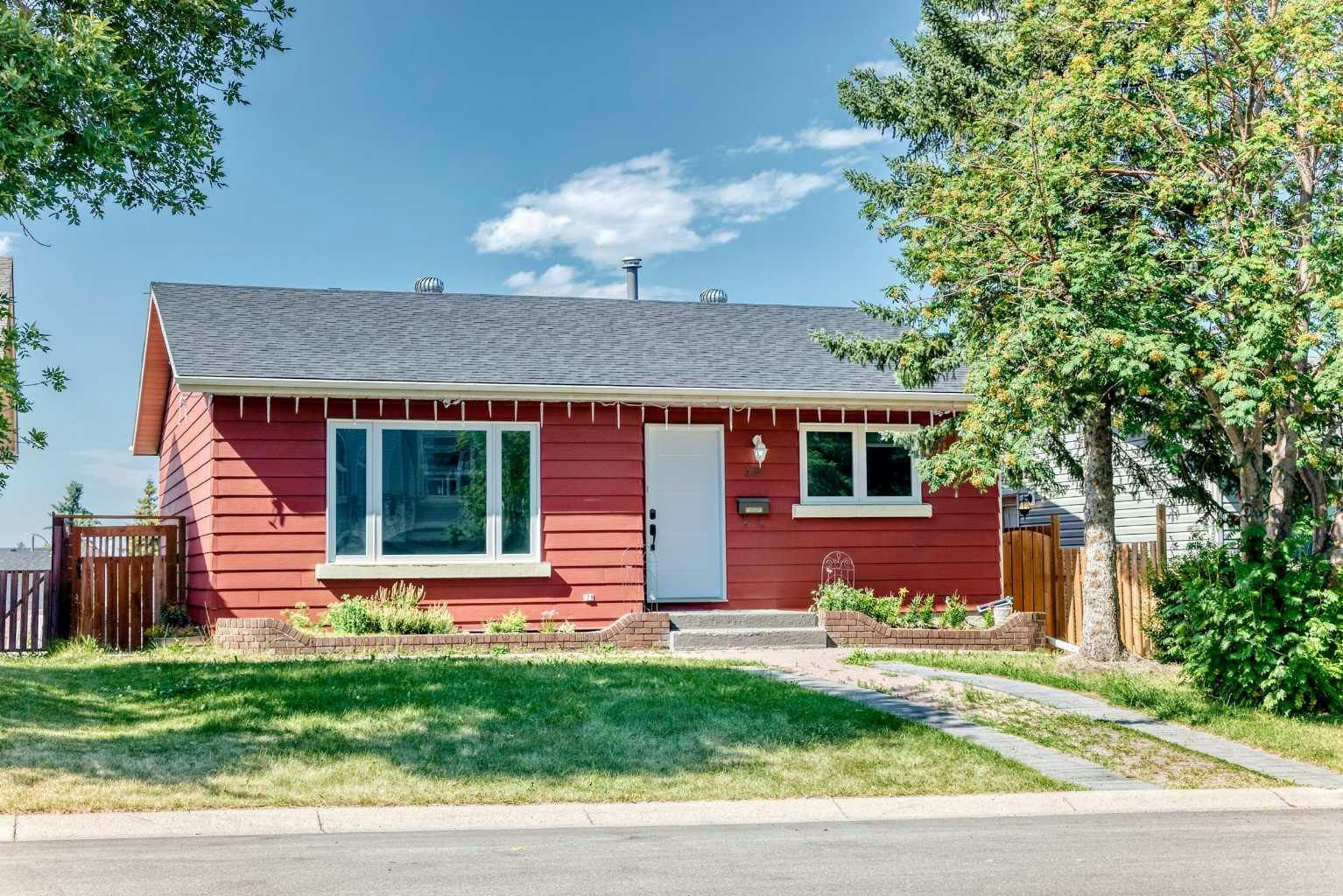 32 Macewan Park Link NW, Calgary, AB, T3K 3E8