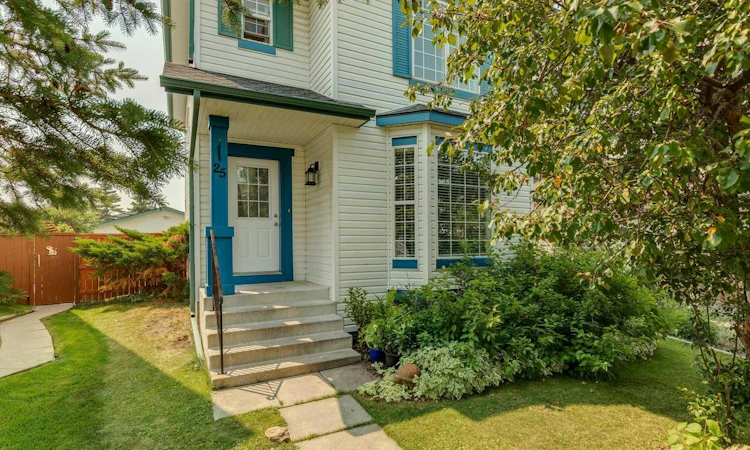 25 Coville Gardens NE