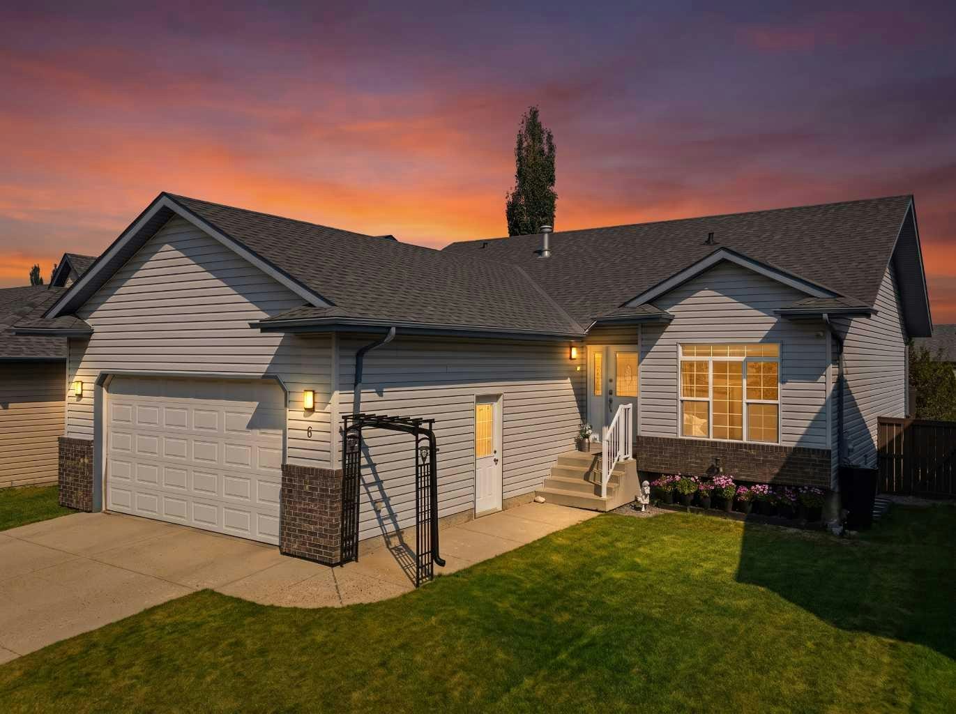 6 Firdale Drive, Sylvan Lake, AB, T4S 2H9