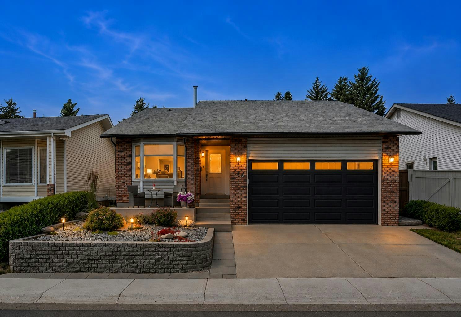 140 Woodglen Way SW, Calgary, AB, T2W 4T3