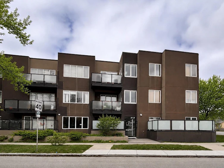 105-320 12 Avenue NE, Calgary, AB, T2E 1A4