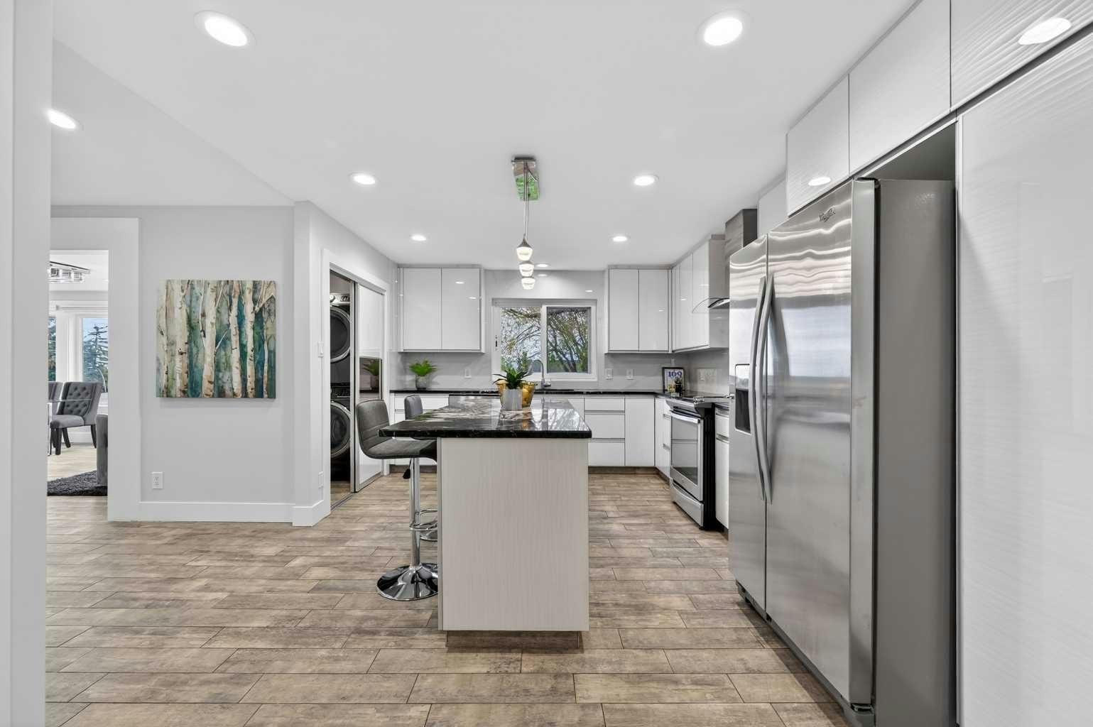 11 Selkirk Drive SW, Calgary, AB, T2W 0M3 - 4