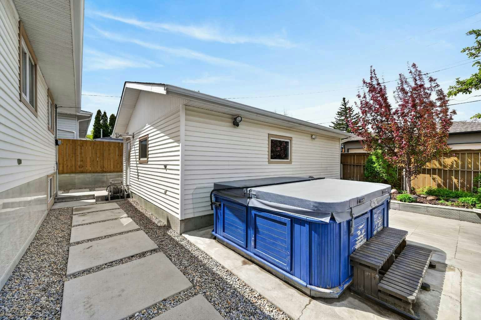 11 Selkirk Drive SW, Calgary, AB, T2W 0M3 - 42