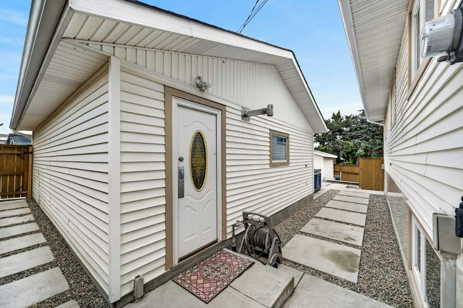 11 Selkirk Drive SW, Calgary, AB, T2W 0M3 - 44