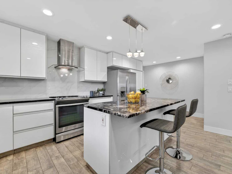 11 Selkirk Drive SW, Calgary, AB, T2W 0M3 - 7