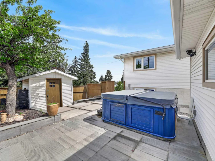 11 Selkirk Drive SW, Calgary, AB, T2W 0M3 - 43