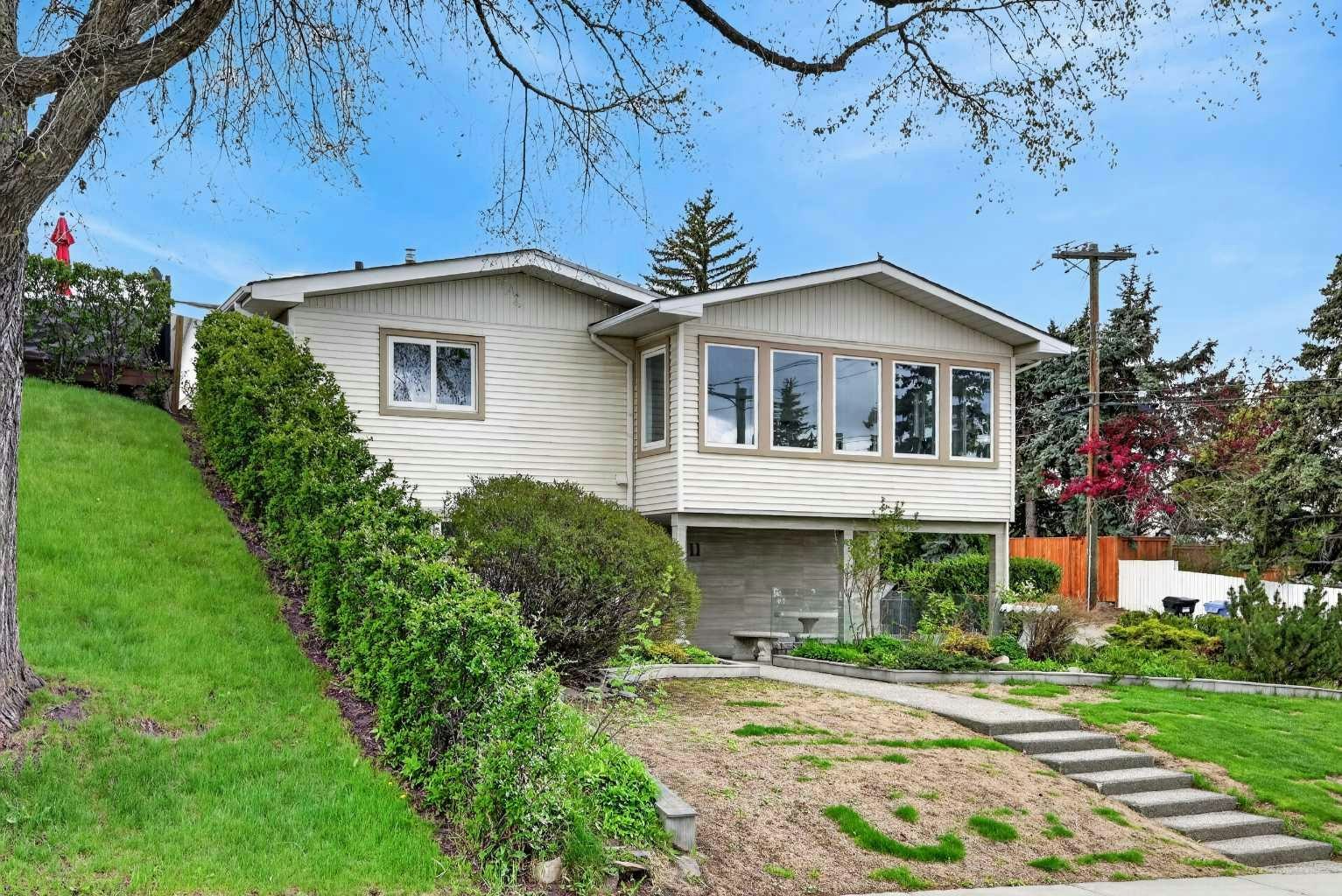 11 Selkirk Drive SW, Calgary, AB, T2W 0M3 - 3