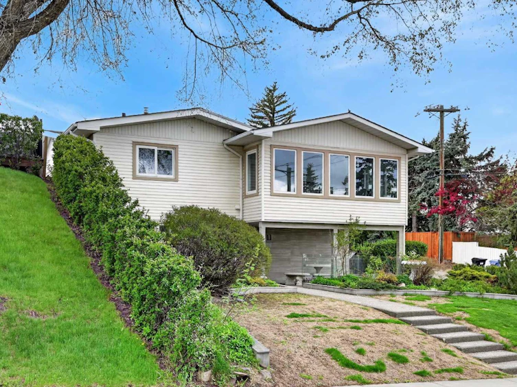 11 Selkirk Drive SW, Calgary, AB, T2W 0M3 - 3