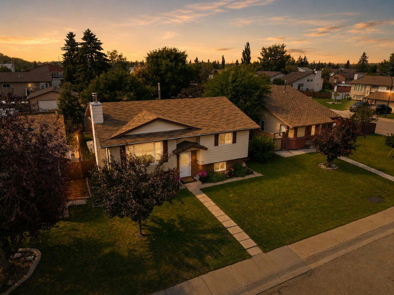 53 Reeves Crescent, Red Deer, AB, T4N 2Z4