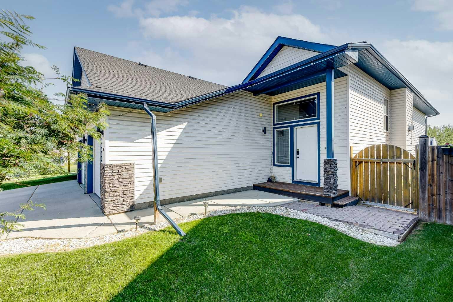 738 Carriage Lane Drive, Carstairs, AB, T0M 0N0