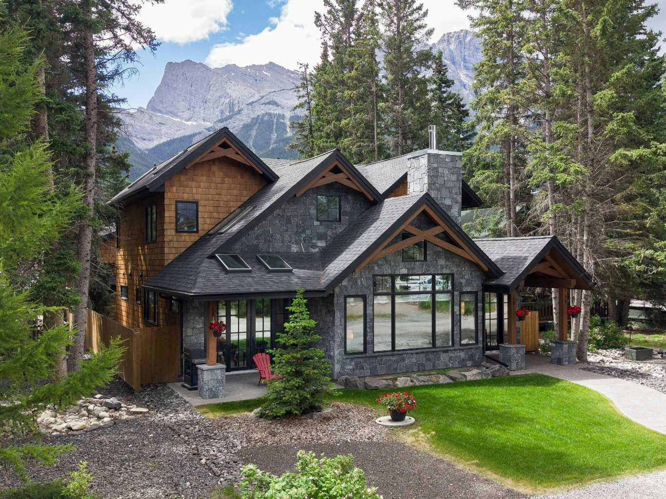 533 3rd Street, Canmore, AB, T1W 2H8