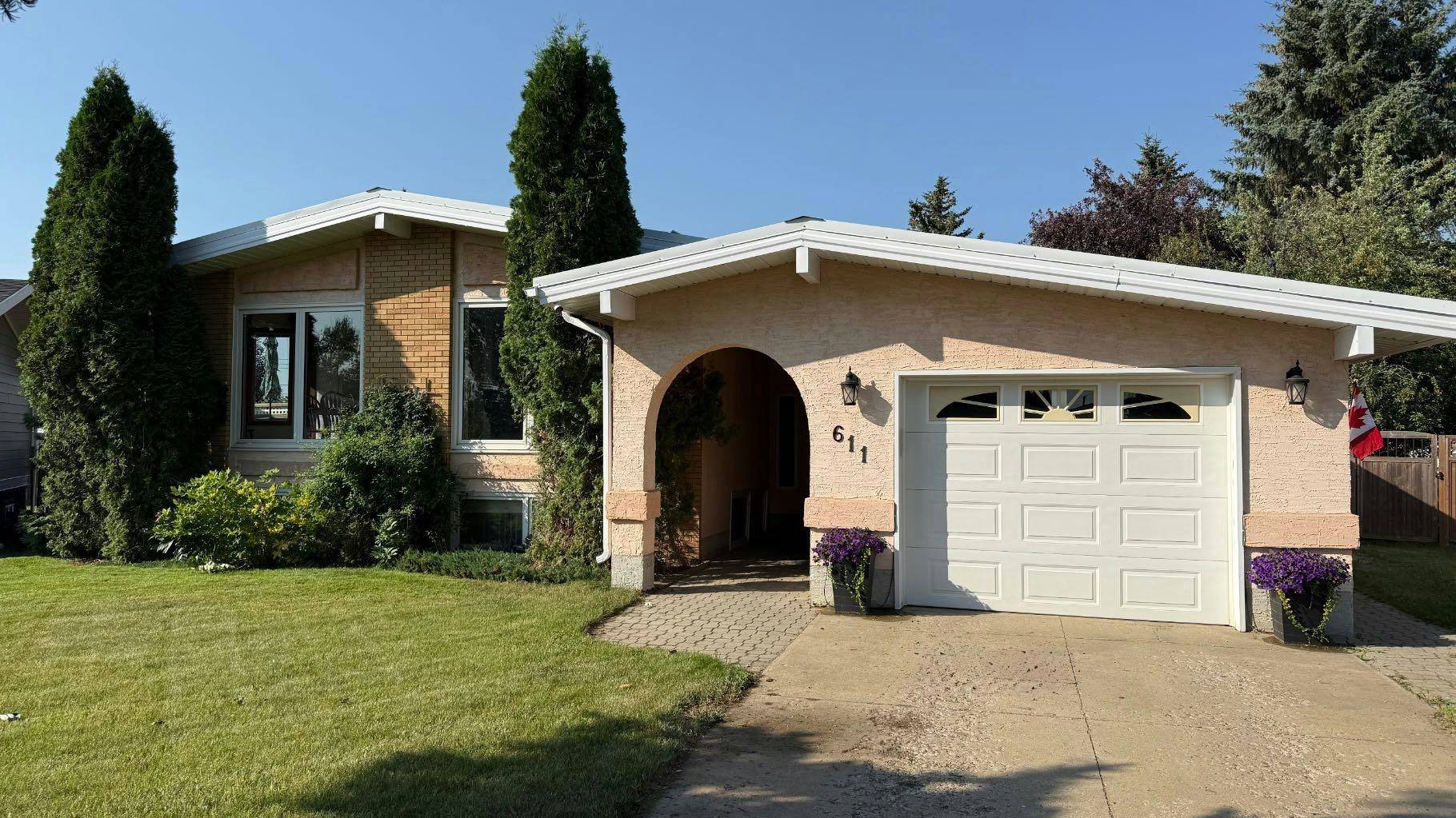 611 6 Avenue W, Hanna, AB, T0J 1P0