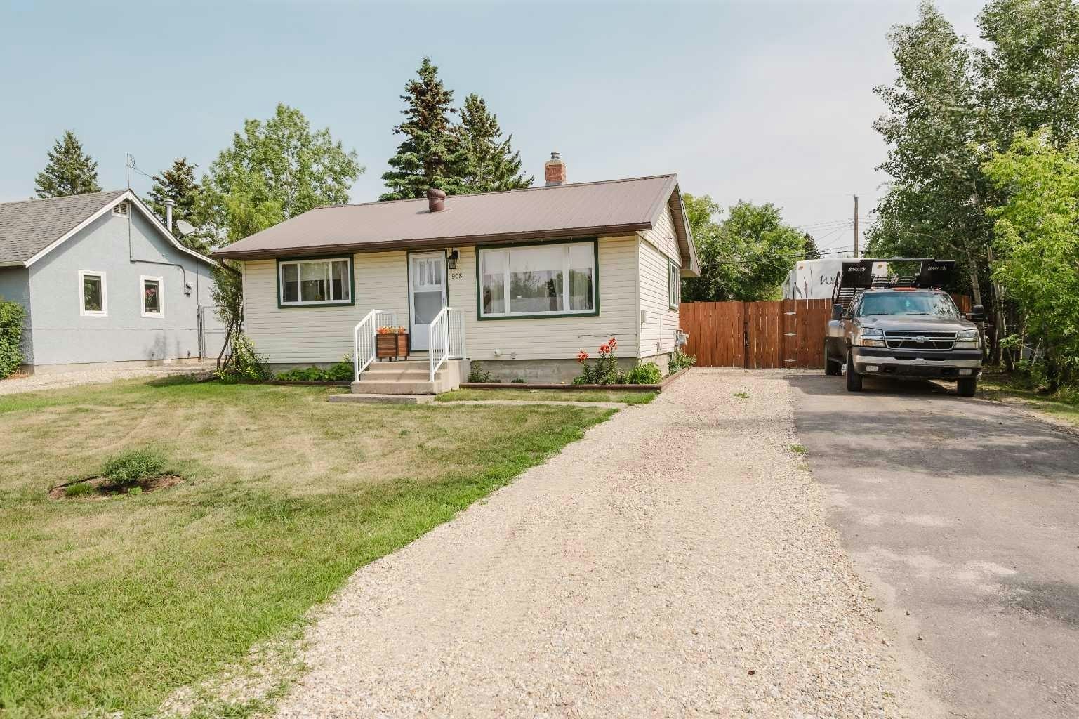 908 6 Avenue, Beaverlodge, AB, T0H 0C0