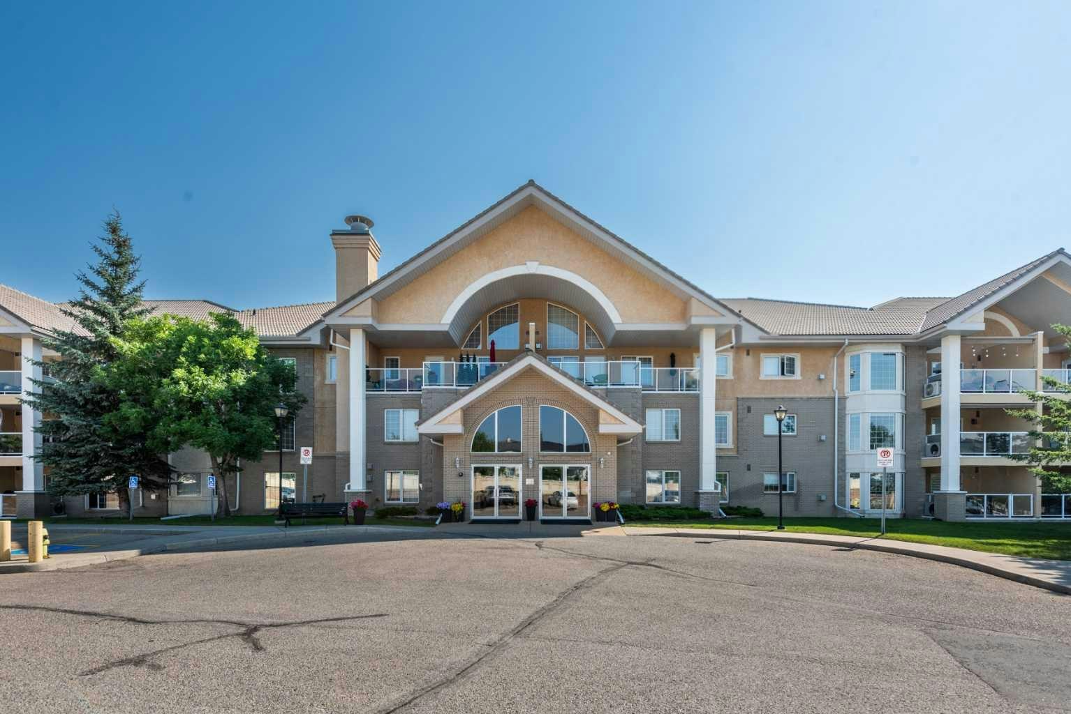 304-728 Country Hills Road NW, Calgary, AB, T3P 5K8
