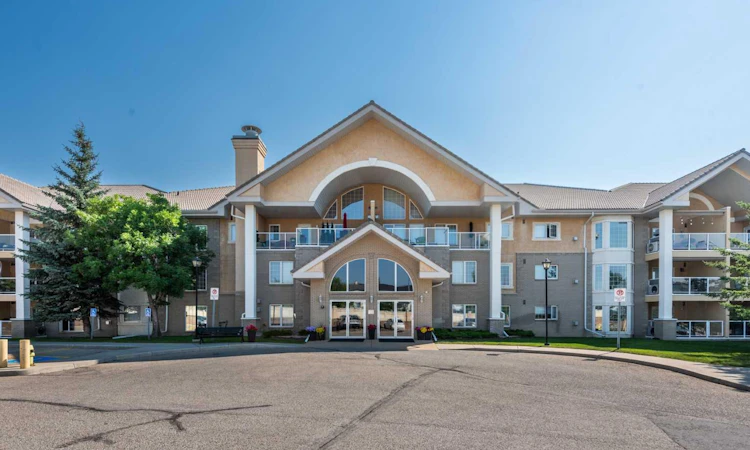 304-728 Country Hills Road NW