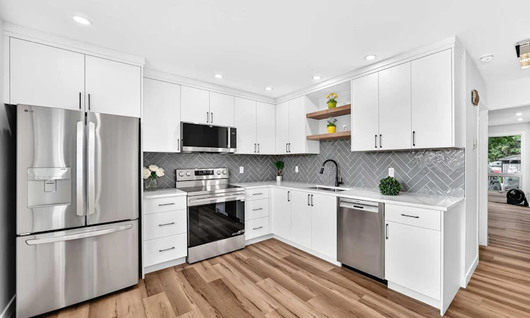 34-9908 Bonaventure Drive SE