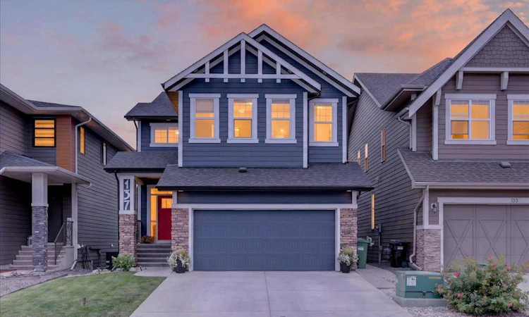 137 Cranbrook Cove SE