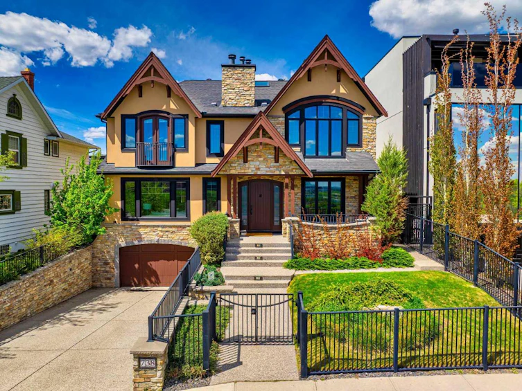 738 Crescent Road NW, Calgary, AB, T2M 4A7 - 3
