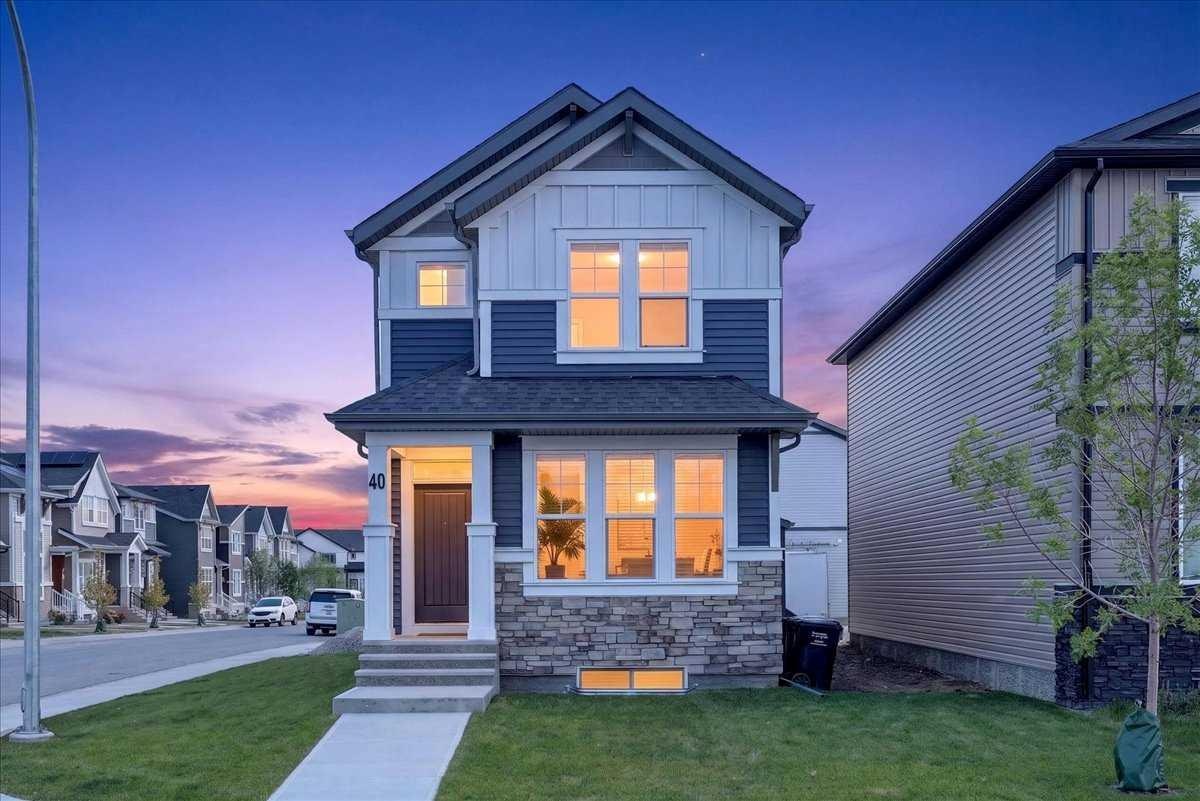 40 Amblefield View NW, Calgary, AB, T3P 2B9