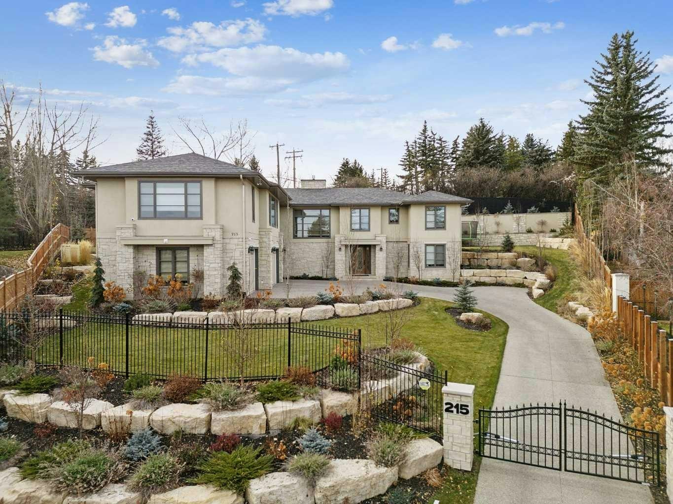 215 Patton Court SW, Calgary, AB, T2V 5G4