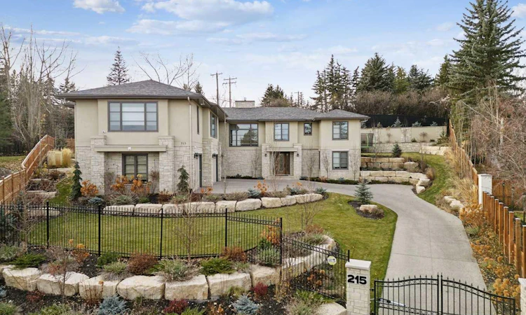 215 Patton Court SW