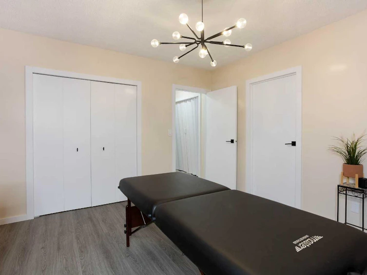 5 Shawglen Court SW, Calgary, AB, T2Y 2R1 - 23