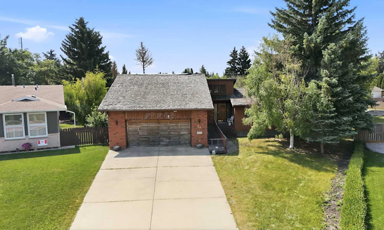 24 Brookes Crescent
