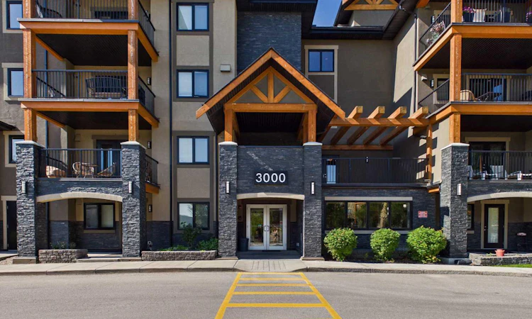 3307-402 Kincora Glen Road NW