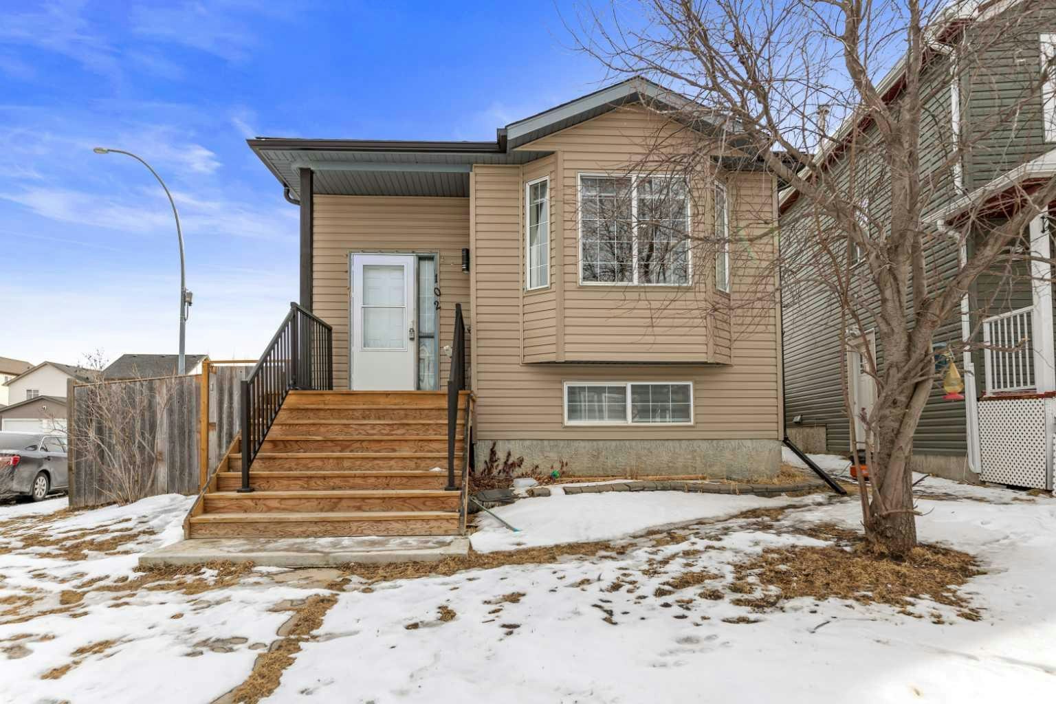 102 Martin Crossing Grove NE, Calgary, AB, T3J 3M5