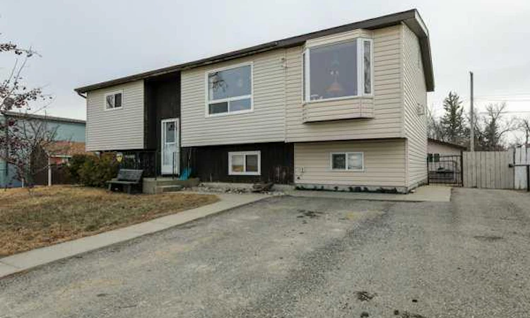210 Macewan Street