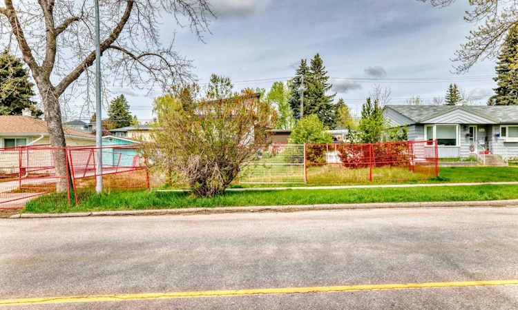 521 Northmount Drive NW