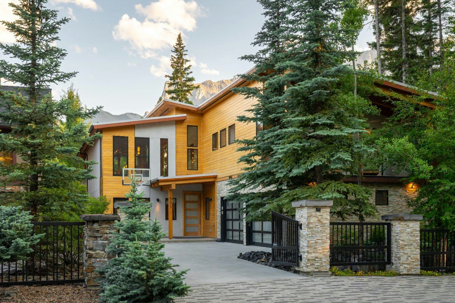 501 5 Street, Canmore, AB, T1W 2E8
