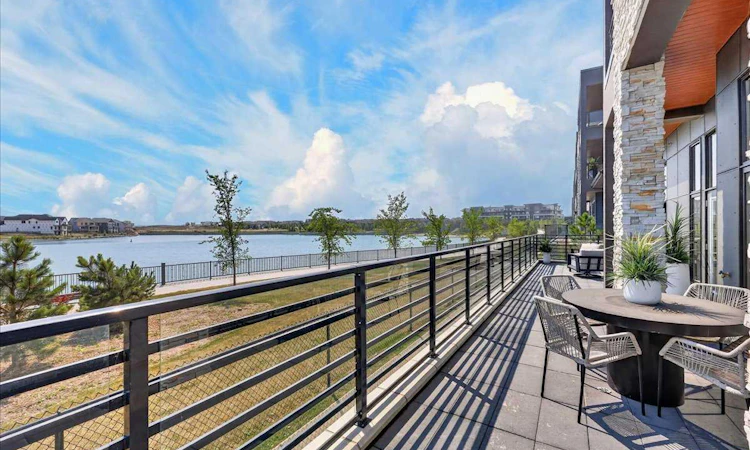 102-150 Marina Cove SE