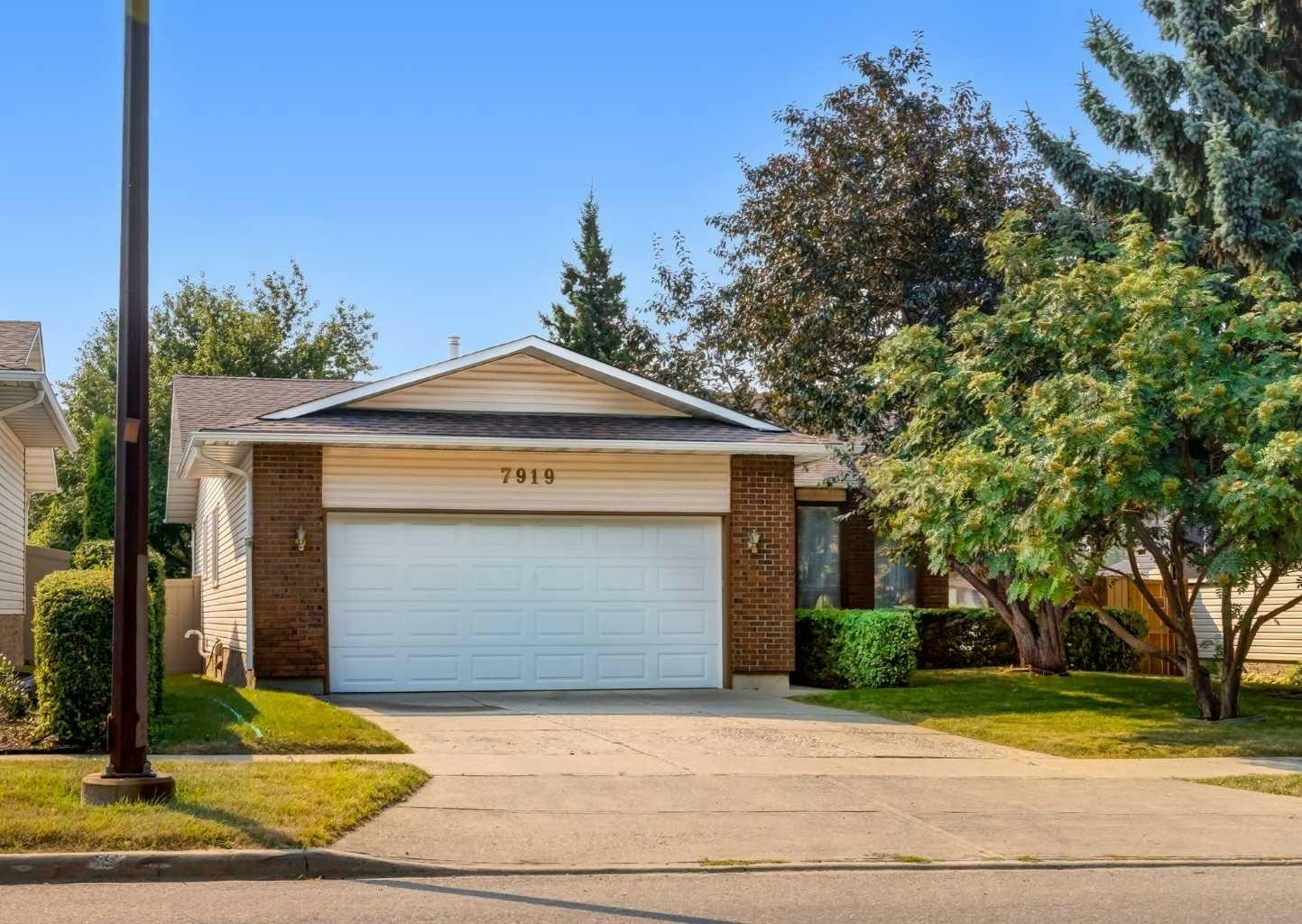 7919 Silver Springs Road NW, Calgary, AB, T3B 4K4