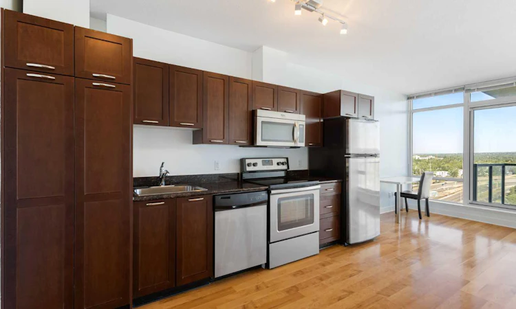 1310-3830 Brentwood Road NW