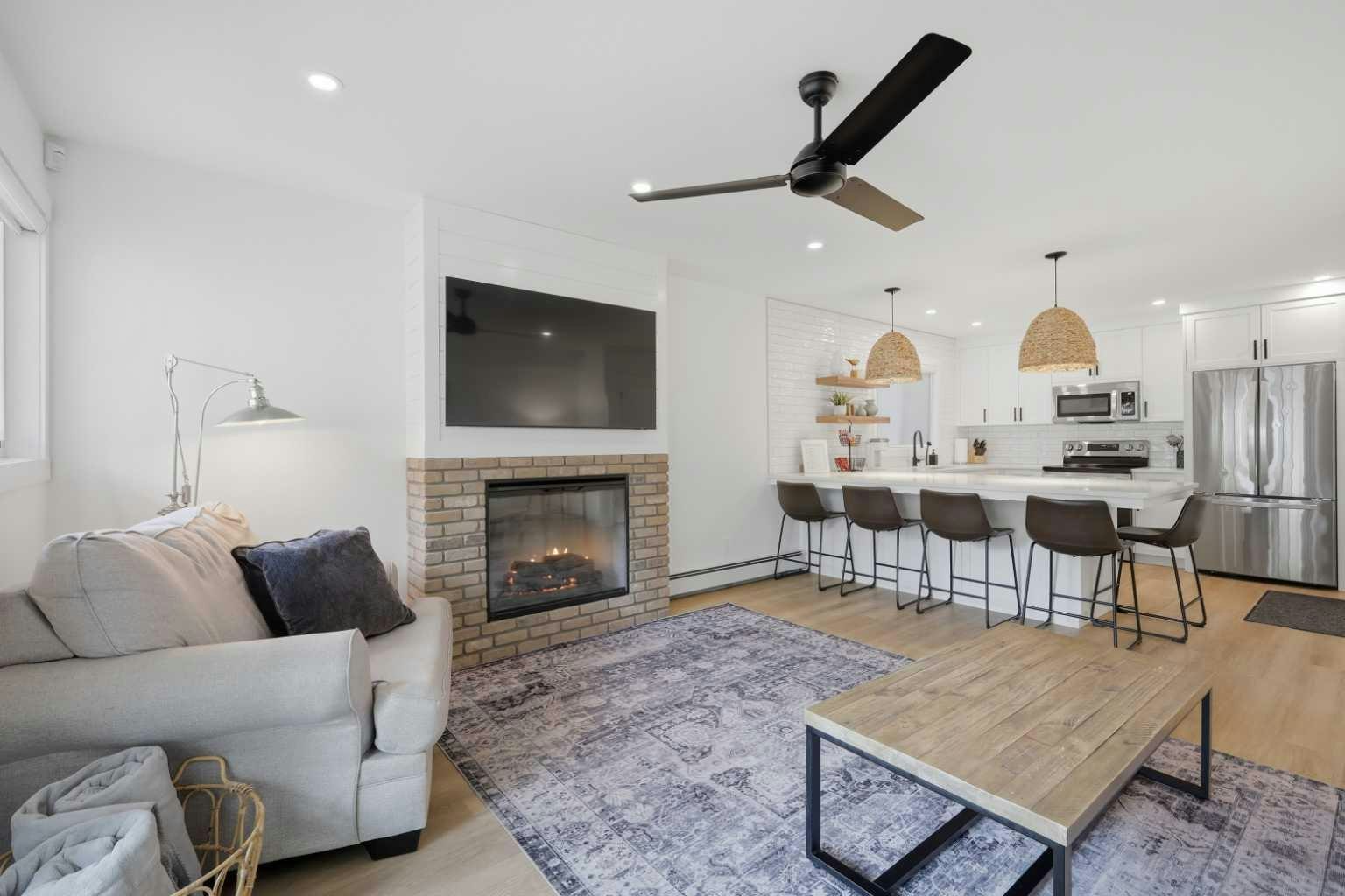 #2-4415 Lakeshore Drive, Sylvan Lake, AB, T4S 1C7