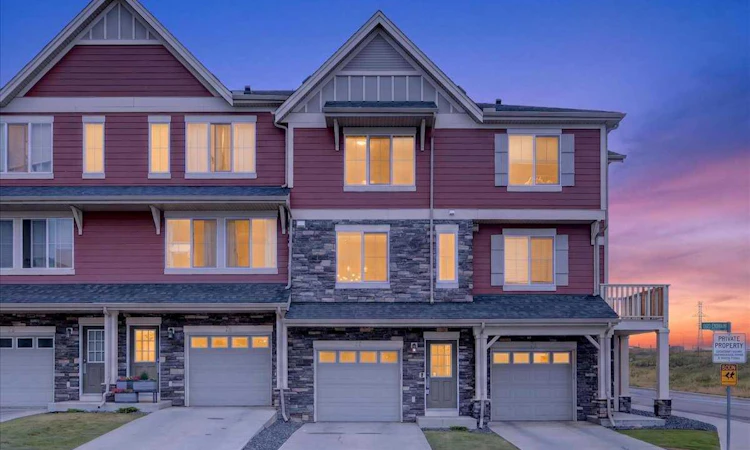 77 Kinlea Way NW