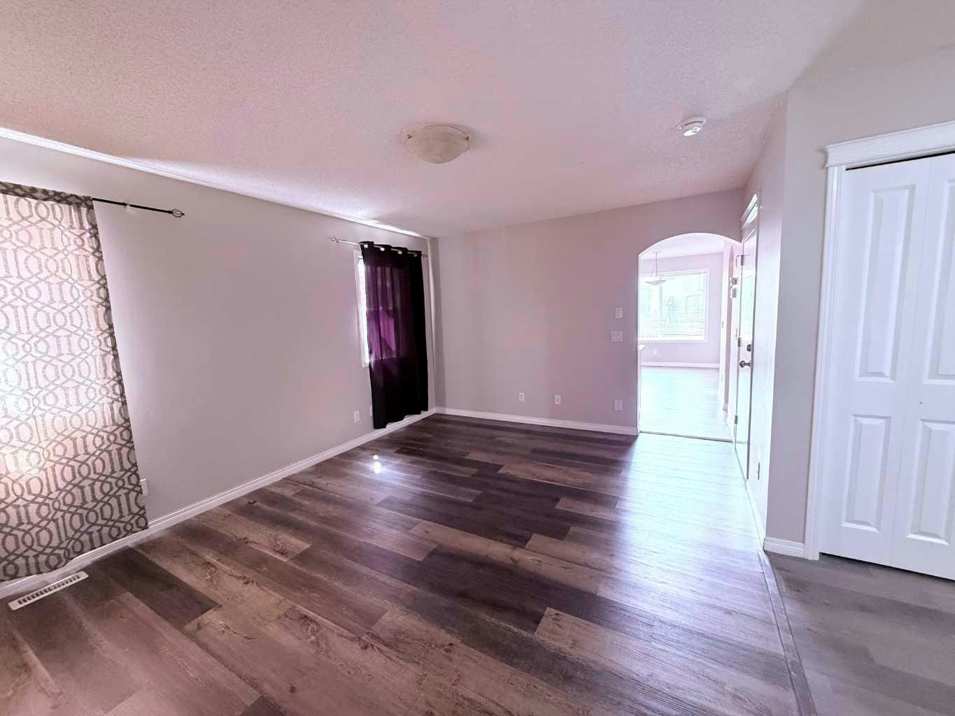952 Taradale Drive NE, Calgary, AB, T3J 0E7 - 5
