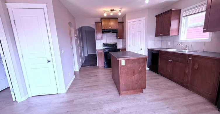 952 Taradale Drive NE, Calgary, AB, T3J 0E7 - 8