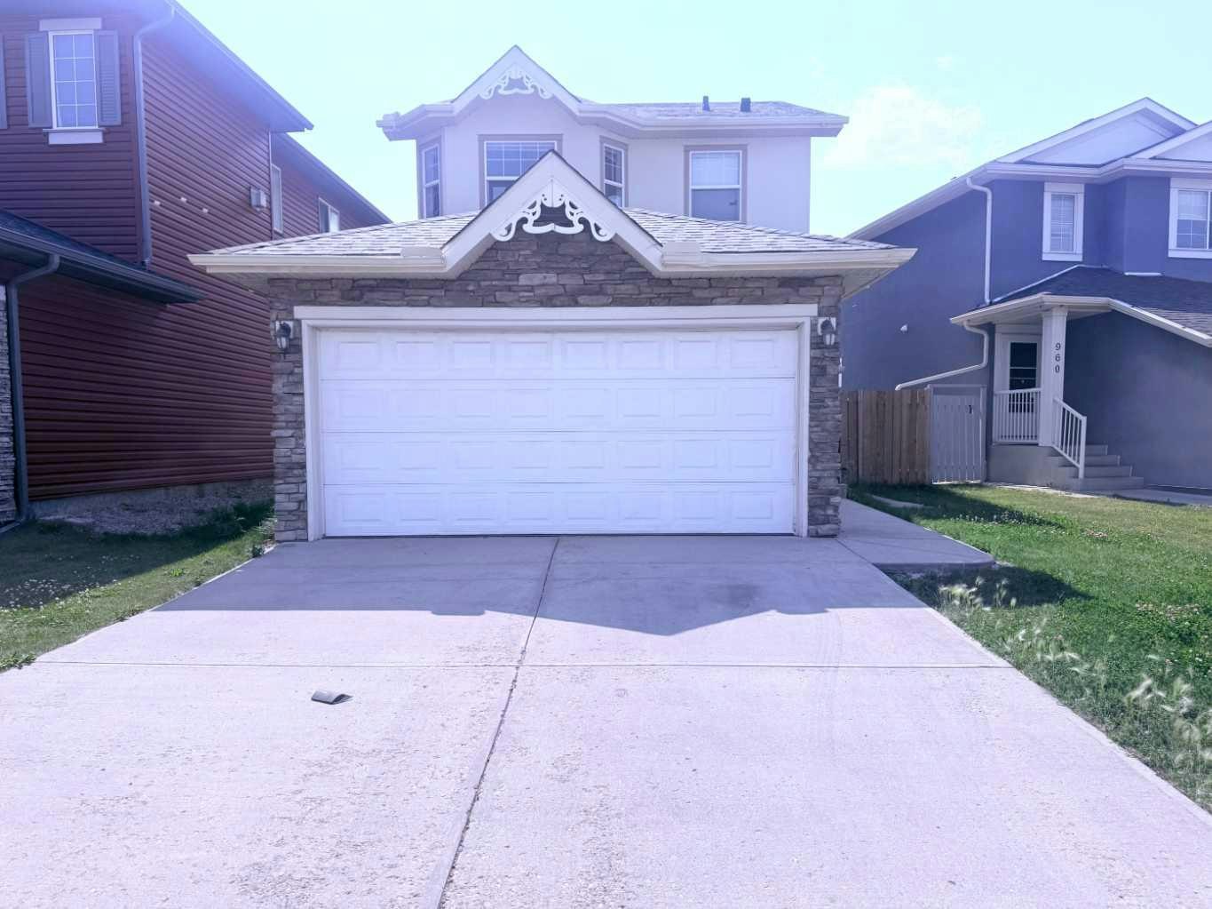 952 Taradale Drive NE, Calgary, AB, T3J 0E7 - 2