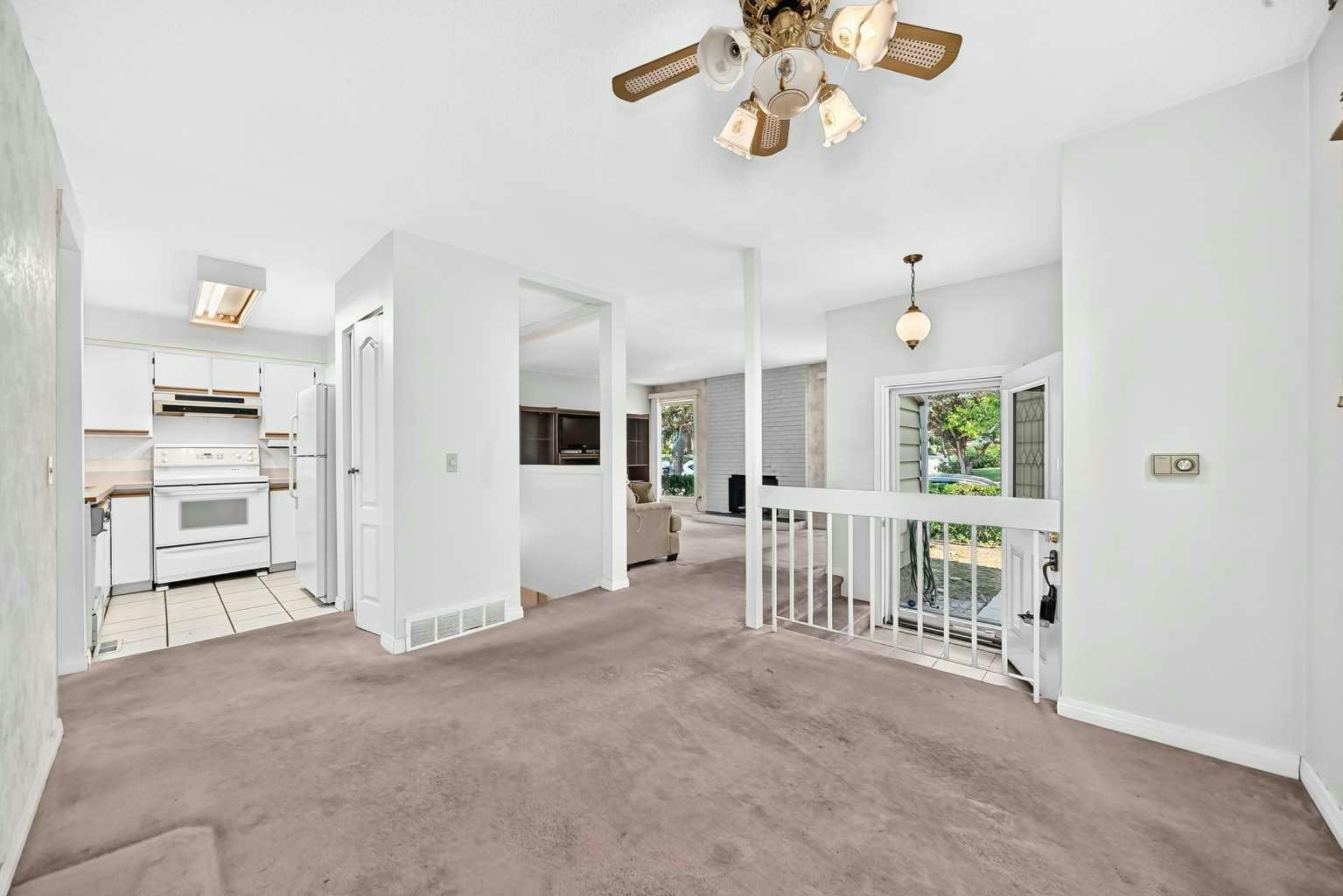 6437 Coach Hill Road SW, Calgary, AB, T3H 1B5