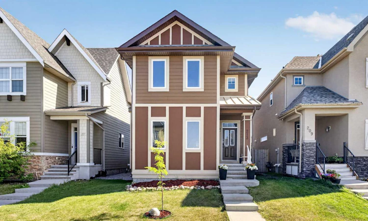 213 Mahogany Heights SE