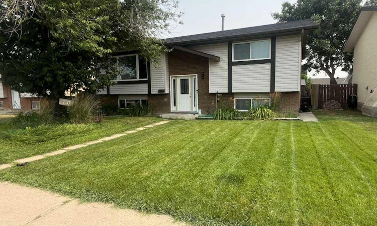 10 Chow Avenue SE