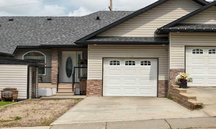 4630-Pine Avenue